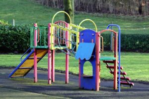 Mehr über den Artikel erfahren Spielplatz: Ab wann sind Jugendliche zu alt?